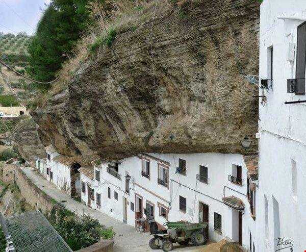 شهر زیر سنگ در اسپانیا