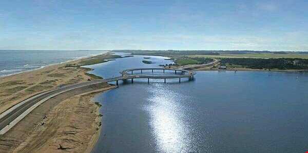 افتتاح پل مدور بی نظیر در اروگوئه