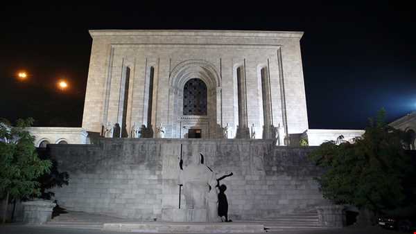معرفی جاذبه‌های ارمنستان / موزه ماتناداران