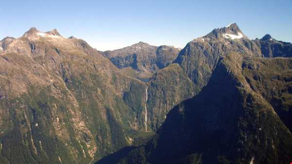 معروف‌ترین آبشار نیوزیلند