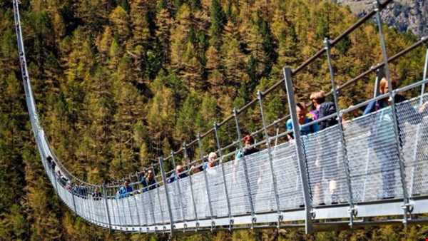تصاویری از طولانی‌ترین پل معلق پیاده رو جهان