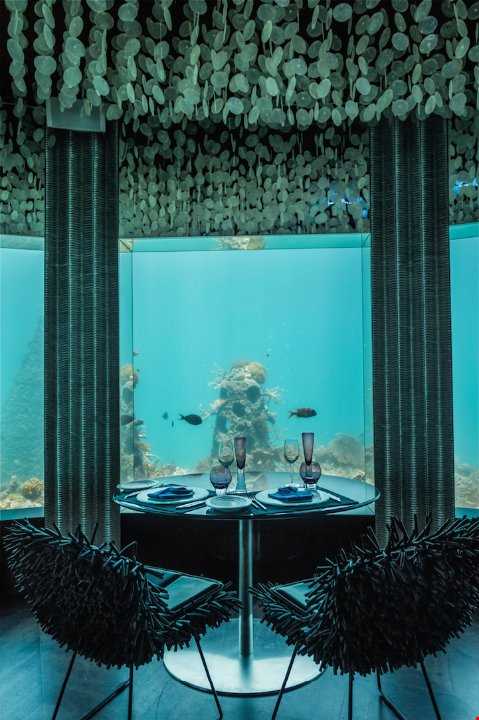 رستوران خارق‌العاده‌ای در اعماق اقیانوس
