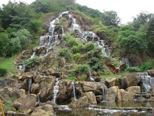 آبشار شیطان کوه