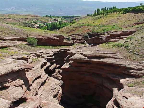 دره‌ای زیبا در کوه‌های الموت
