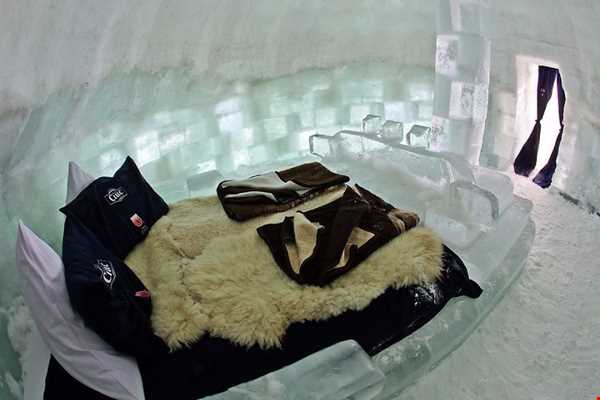 هتل یخی در دریاچه رومانی