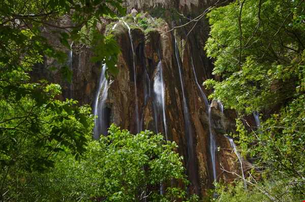 بزرگترین و مرتفع‌ترین آبشار چشمه ای جهان