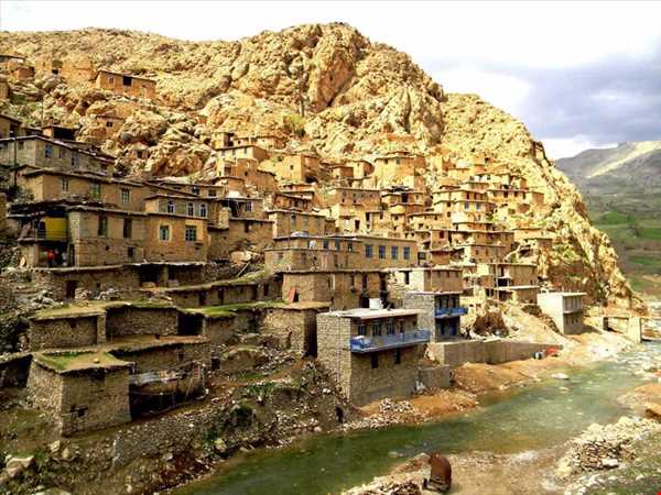 پالنگان  ، زیباترین روستای پلکانی تمام سنگی در ایران