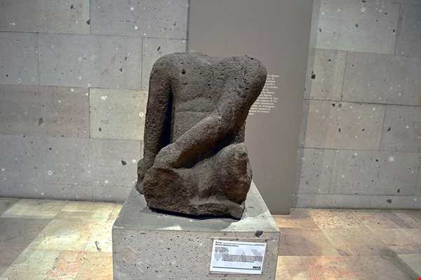 مجسمه‌های اولمک
