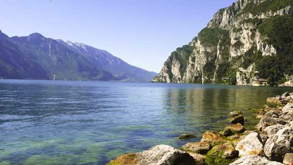 بزرگترین دریاچه ایتالیا