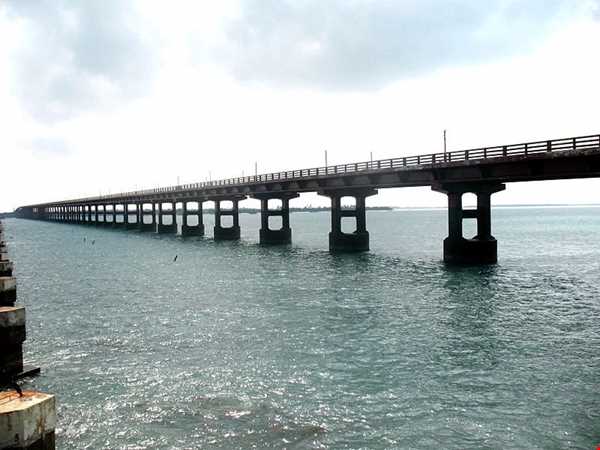 پل پامبان ، اولین پل دریایی
