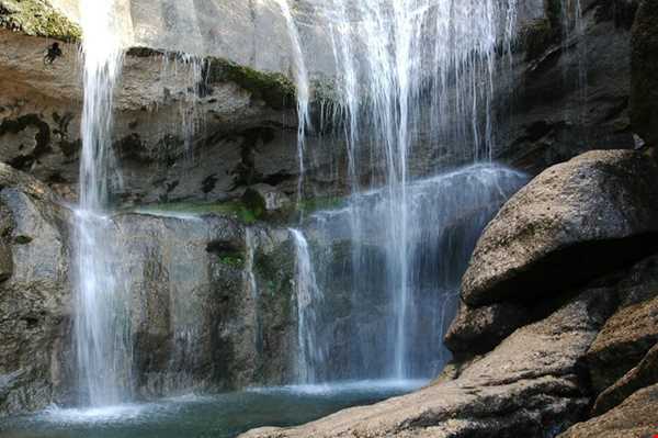 آبشار بابا منیر