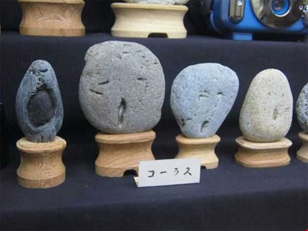 سنگ هایی با شکل و شمایل انسانی