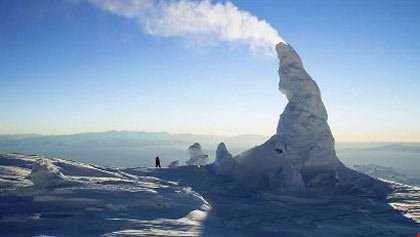 کوه آتشفشان یخی
