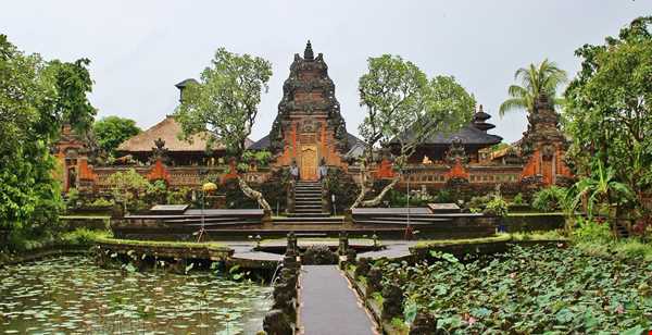کاخ تاریخی بالی