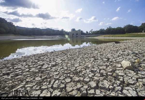 خشک شدن دریاچه طبیعی بهشهر