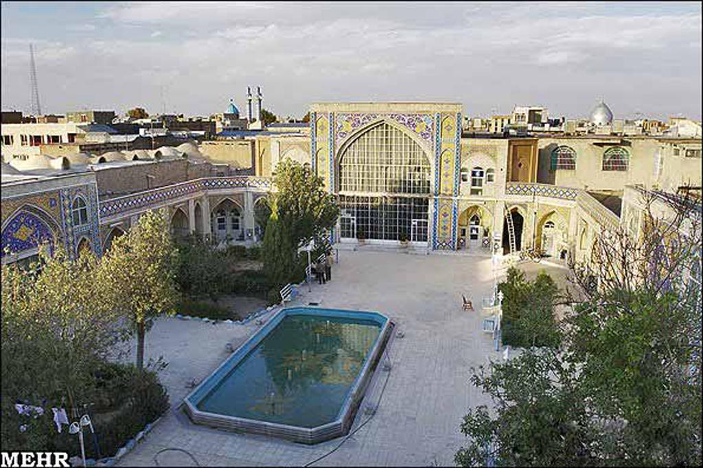 پاسخ به:مسیرهای انقلابی