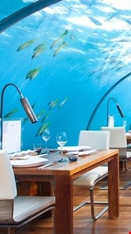 رستوران زیر آبی ایتها