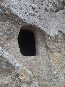 غار سنگی حسین کوه کن