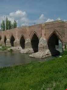 پل یدی گوز ( هفت چشمه )