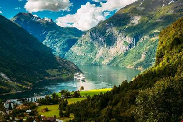 ۱۲ کشور دیدنی دنیا به انتخاب جهان‌گرد نروژی