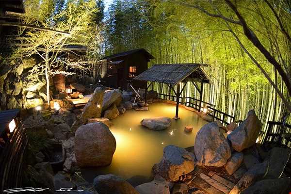 عجیب‌ترین چشمه‌های آب گرم در ژاپن