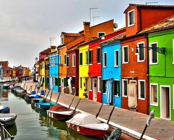 دهکده ای رنگارنگ در ایتالیا