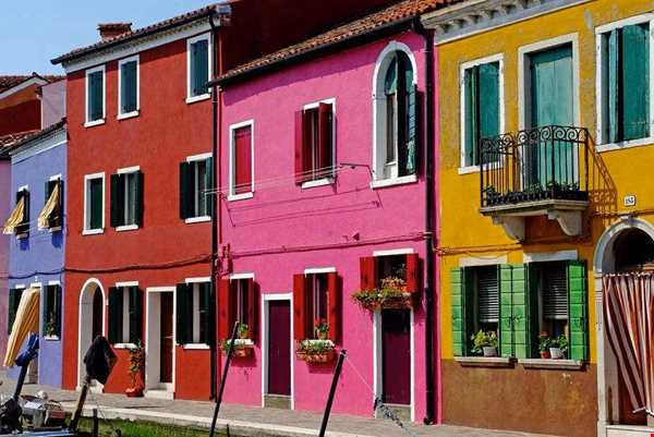 دهکده ای رنگارنگ در ایتالیا