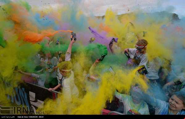 برپایی جشن رنگ در استرالیا با الهام از جشن هولی هند
