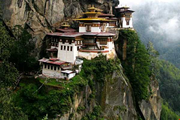 معبد «آشیانه ببر» در کشور بوتان
