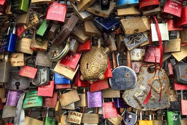 هزاران قفل عشق به!##!پل هنر!##! پاریس
