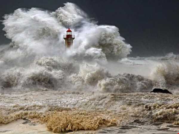 فاجعه‌های مهم جهان، طوفان (دهانه رود دورو)