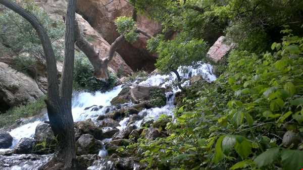 شگفت انگیز و عجیب‌ترین آبشار ایران