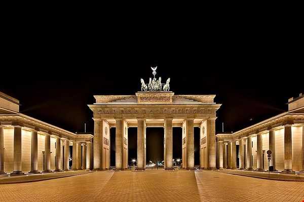 نماد صلح و اتحاد در برلین