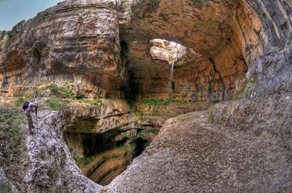 سفری دیدنی به آبشار غار سه پل