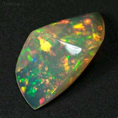 سنگ معدنی تازه کشف شده با رنگ‌های متحرک
