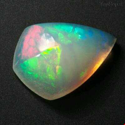 سنگ معدنی تازه کشف شده با رنگ‌های متحرک