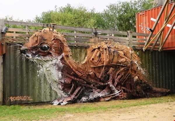 ساخت مجسمه‌ دیدنی حیوانات با استفاده از زباله