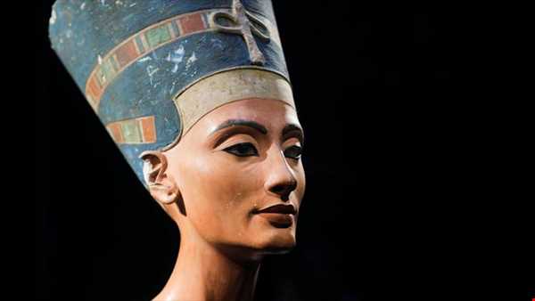 یک باستان‌شناس به‌دنبال قبر «نفرتی‌تی» به مصر می‌رود
