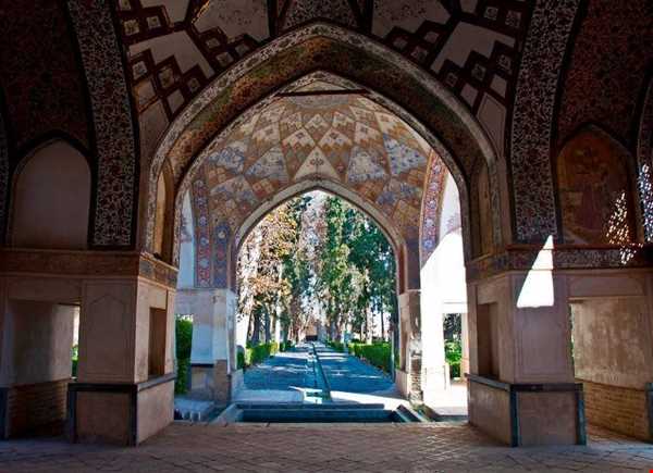 باغی با زیباترین معماری ایرانی