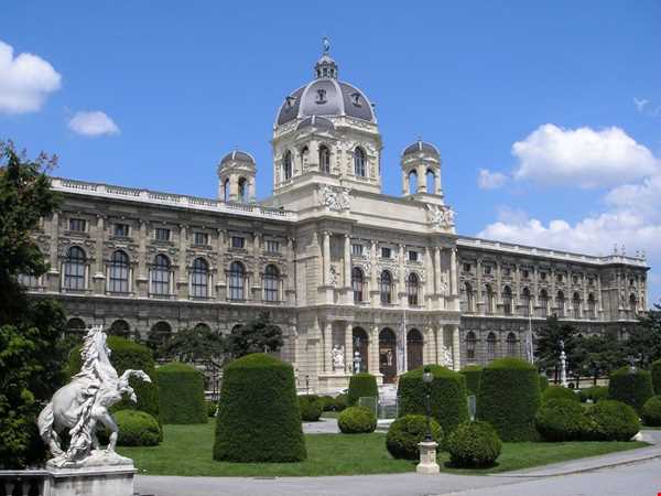 شرایط تحصیل در اتریش | بررسی شرایط اخذ پذیرش دانشگاه‌های این کشور