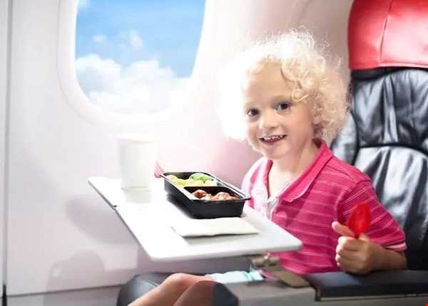 با این روش‌ها ارزانترین بلیط هواپیما را برای کودک خود خریداری کنید