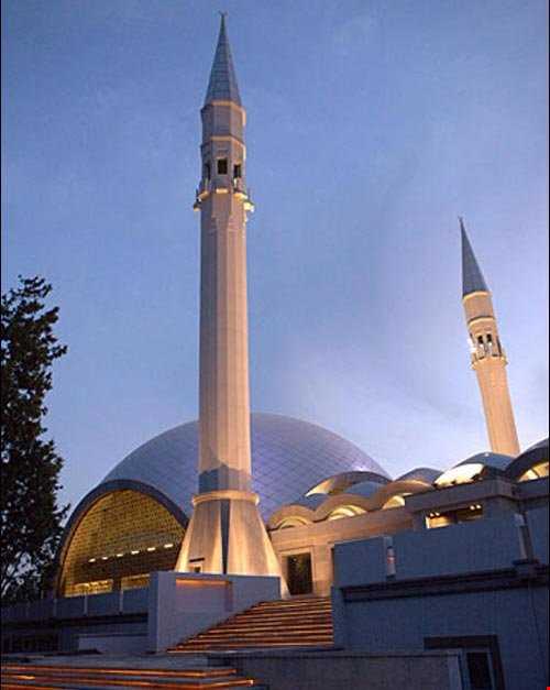 نخستین مسجد در جهان که یک زن آن را طراحی کرده است