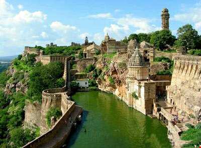 قلعه باستانی و تماشایی چیتورگاه در هند