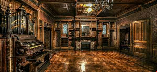 ارواح در ۱۶۰ اتاق این خانه اسرارآمیز سکونت دارند!