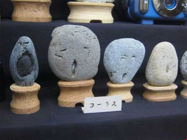 سنگ هایی با شکل و شمایل انسانی در ژاپن