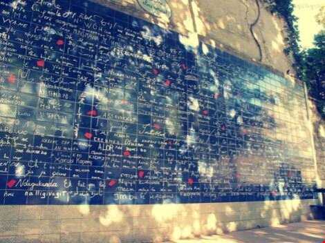 دیوار جالب دوستت دارم در شهر پاریس
