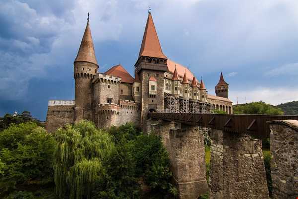 قلعه هونیاد؛ بزرگ‌ترین قلعه‌های اروپا