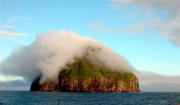 جزیره پنهان در ابرها
