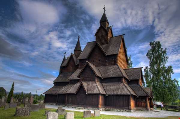 کلیسای چوبی Heddal