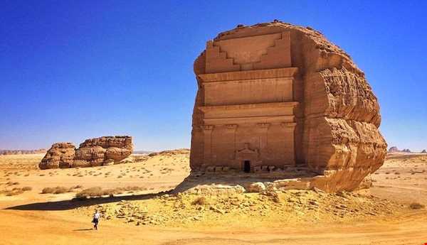 قلعه تنهایی در عربستان